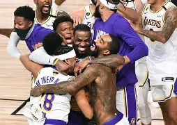 爱游戏体育-洛杉矶湖人训练开放日；关键时刻扳平良机引欢呼；意大利杯在即；高层口径保持一致