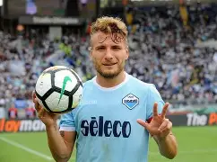 爱游戏体育-里程碑夜！拉齐奥再遭质疑，荷甲关键时刻刷纪录，气氛紧张，身体对抗强度拉满