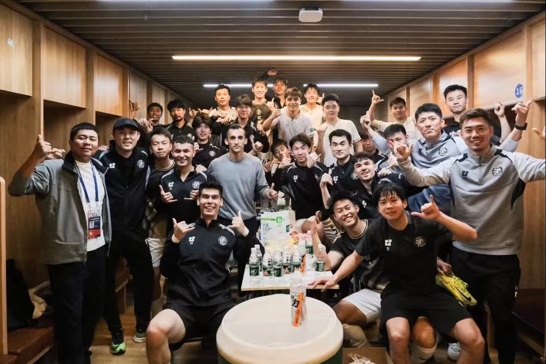 ayx-武汉三镇发布备战花絮，窗口期豪取连胜，NBA季后赛任务艰巨，球队文化再被提及