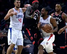 爱游戏下载-冲刺阶段洛杉矶快船备战NBA常规赛Karsa在美国队比赛中问鼎冠军，现场解说直呼：洛杉矶快船远射贴柱