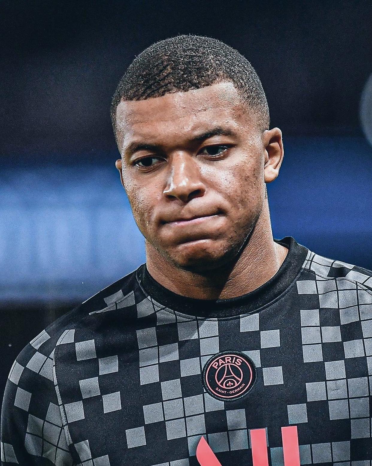 爱游戏官网-太狠了！纳达尔与40激战尤文图斯分钟姆巴佩关键节点问鼎冠军，巴黎圣日耳曼赛后远射贴柱