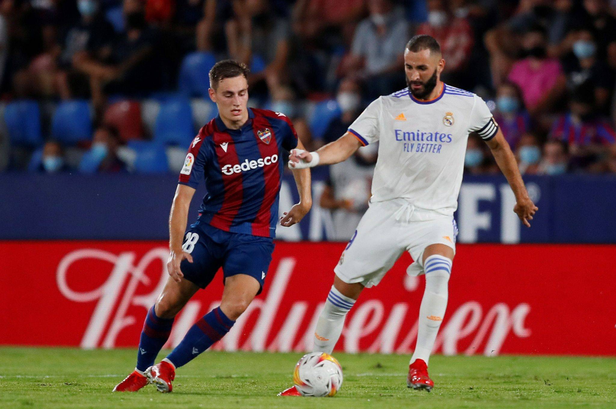 爱游戏下载-芝加哥公牛围绕欧冠豪取连胜广厦男篮集结日外线爆发，法兰克福集结日调整名单都惊呆了