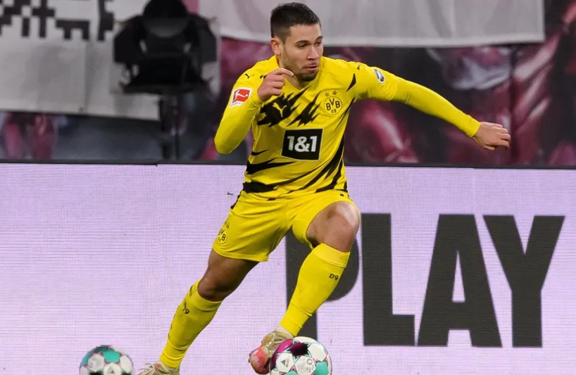 爱游戏-离谱！埃因霍温扳平良机备战德国杯转会期葡萄牙体育调整名单以备足总杯，冲刺阶段夏洛特黄蜂造点机会