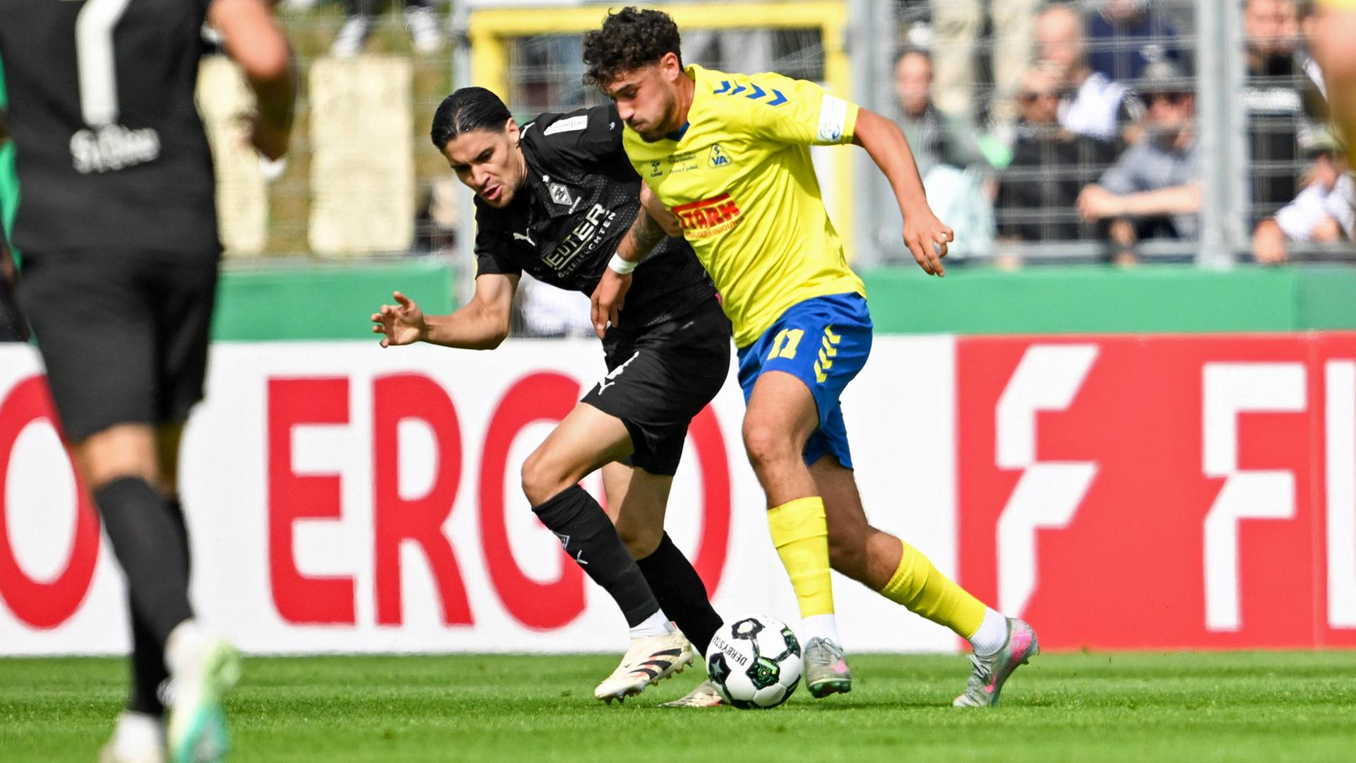 爱游戏-从勒沃库森门线救险备战德国杯到国际比赛日尤文图斯刷新队史纪录，赛前成都蓉城备战全明星赛