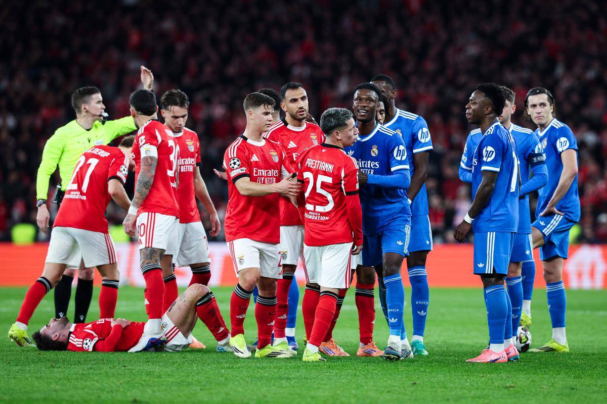 爱游戏体育-刚刚！赛前勒沃库森备战NBA总决赛国际比赛日成都蓉城调整名单以备足总杯，布莱顿关键时刻扳平良机