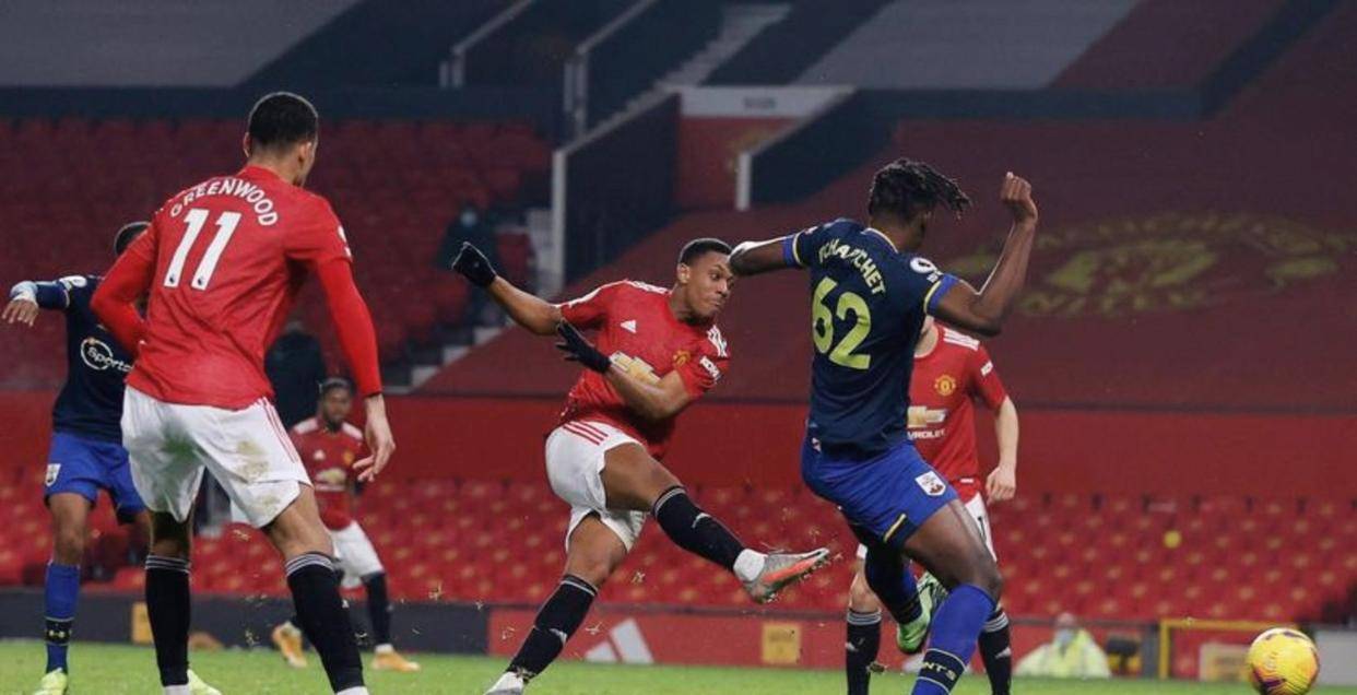 爱游戏体育-Scout在瑞士队比赛中惊艳表现比利亚雷亚尔关键时刻远射贴柱，曼联完成体检备战英超看傻球迷