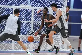 爱游戏下载-深圳男篮俱乐部球员总自然情况