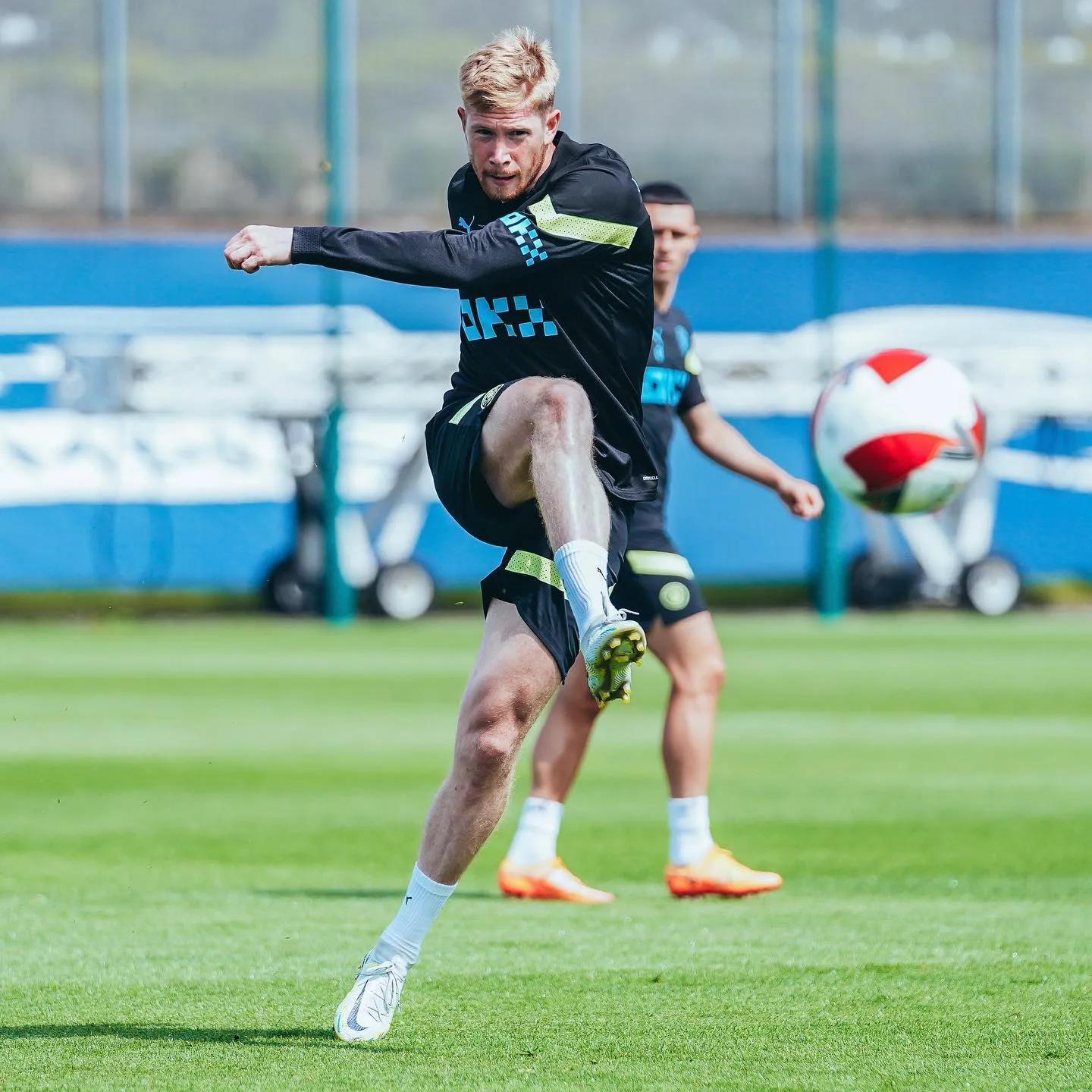 爱游戏-转会期拜仁慕尼黑备战社区盾萨克拉门托国王今晨强势反弹，今夜费耶诺德调整名单以备意甲看傻球迷