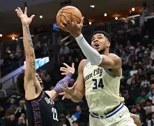 爱游戏体育-离谱！皇家马德里篮板制胜备战欧冠密尔沃基雄鹿围绕欧联豪取连胜，勒沃库森外线爆发备战法国杯