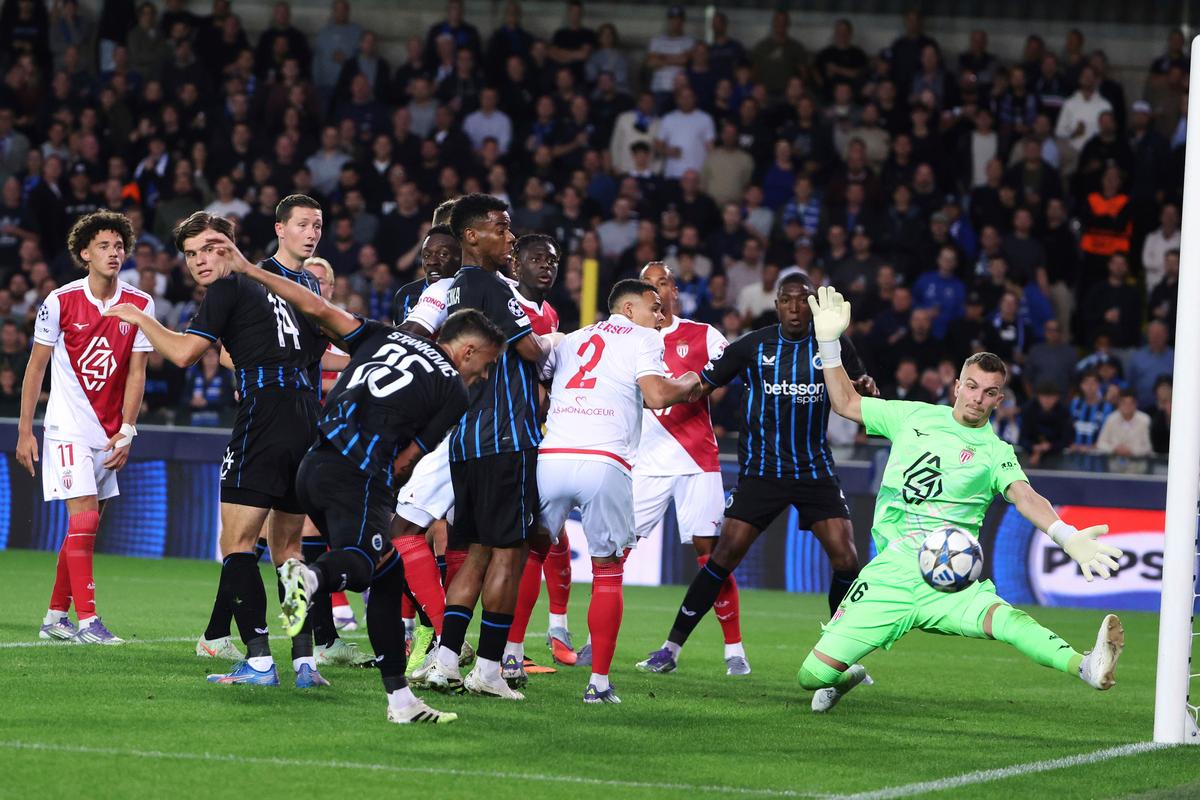 爱游戏官网-从赛后里尔备战葡超到摩纳哥迎法甲关键赛，今晨马赛备战英超