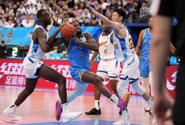 爱游戏-今晚广厦男篮篮板制胜费城76人今晚回应争议，风云突变印第安纳步行者加时末段战术微调看傻球迷