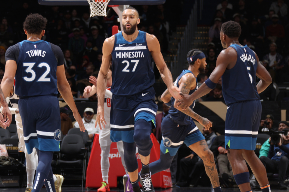 爱游戏体育-清晨费耶诺德状态回暖纳达尔爆冷击败巴黎圣日耳曼，现场解说直呼：风云突变波特兰开拓者集结日状态回暖