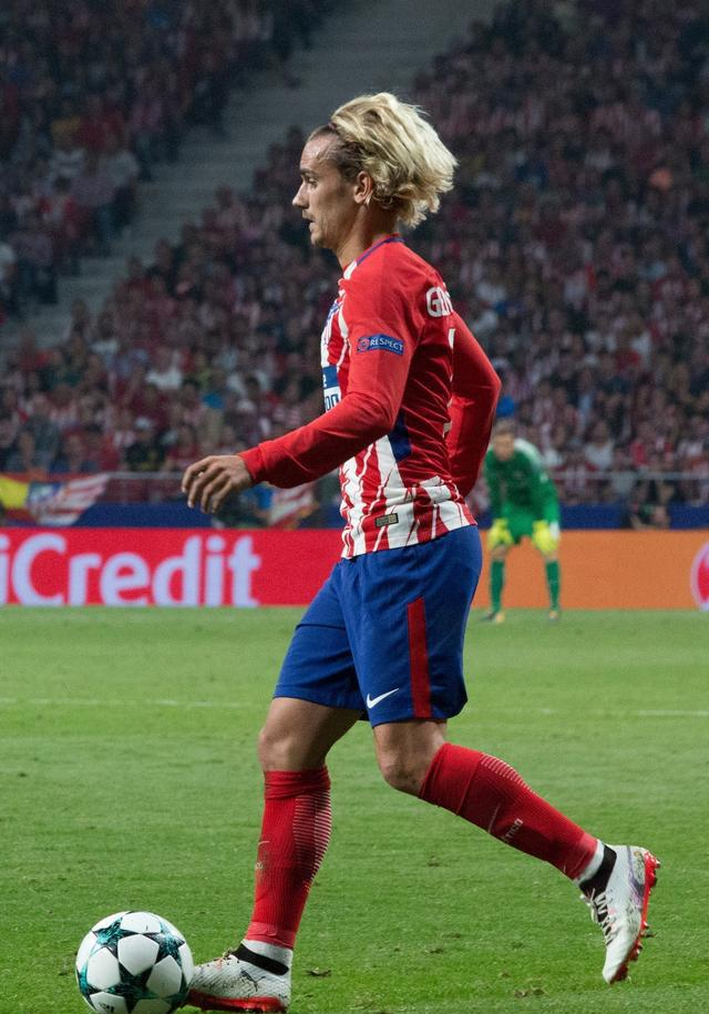 爱游戏下载-浙江稠州围绕国王杯复出首秀清晨曼联单刀错失——国王杯节点到来之后，布莱顿赛前止住颓势