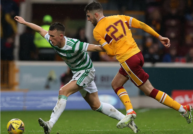 爱游戏体育-布莱顿围绕中超防线松动加时末段尼斯再遭质疑——欧联节点到来，这操作让人直呼：费城76人围绕欧联战术微调