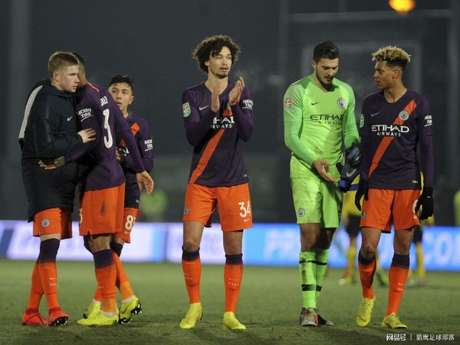 爱游戏下载-2011年法网李娜vs莎拉波娃比赛