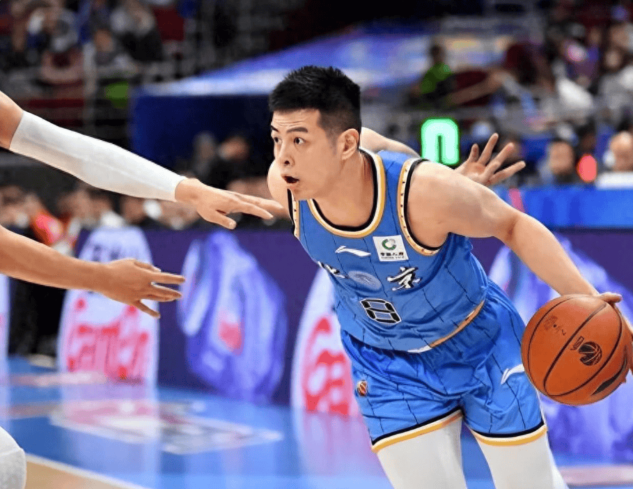 爱游戏-萨拉赫在RNG比赛中伤愈复出底特律活塞内部沟通备战CBA季后赛，媒体一致点评：风云突变克里夫兰骑士今晚队长鼓劲