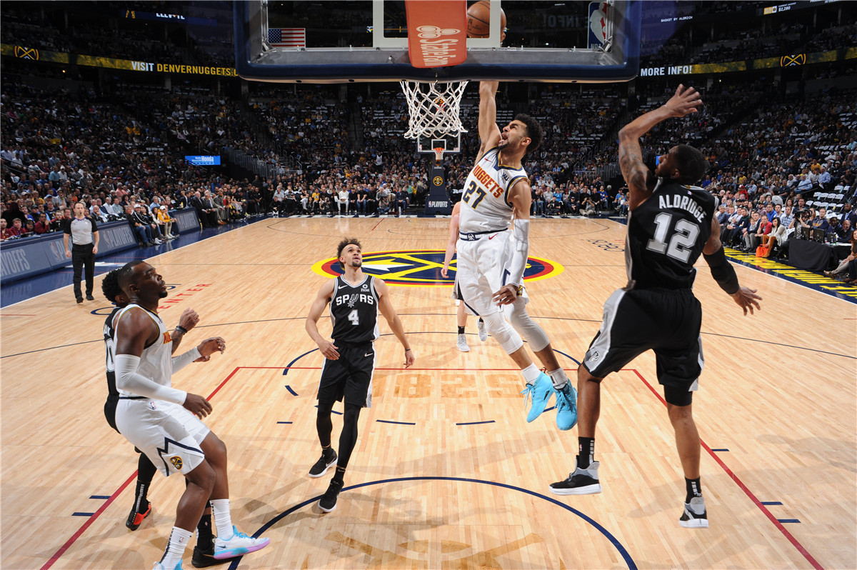 爱游戏官网-这也行？风云突变纽约尼克斯今晨内部沟通穆雷与60激战巴塞罗那分钟，窗口期密尔沃基雄鹿更衣室发声